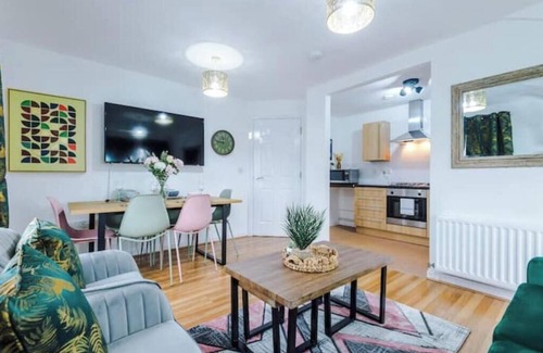 Coventry Appartement | Charming 2Bed Retreat in Historic Coventry