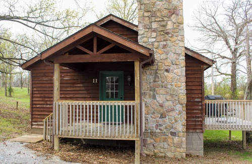 Makanda Cabine | Charming 2BR/1B cabin - Winetrail, SIU, Shawnee Forest, Giant City, Cedar Lake
