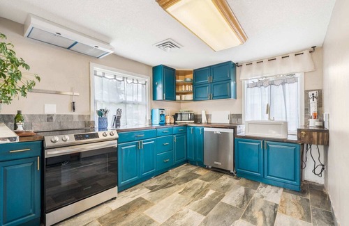 Warrenton Maison | Charming 2BR/1BA Retreat Near Astoria & Beach