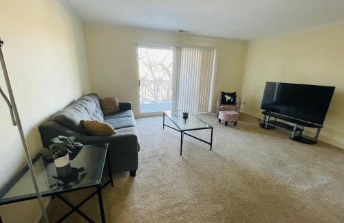 Elkins Park Appartement | Charming 2br 2b In Elkins Park, Parking, Pool