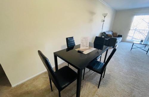 Elkins Park Appartement | Charming 2br 2b In Elkins Park, Parking, Pool