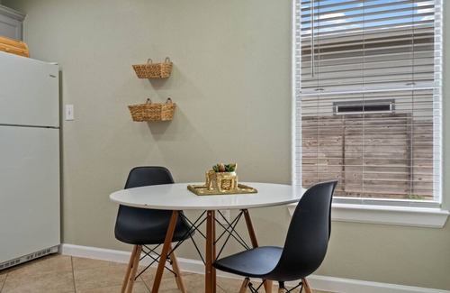 St. Johns Maison | Charming 2BR Getaway | Near Downtown & Mueller