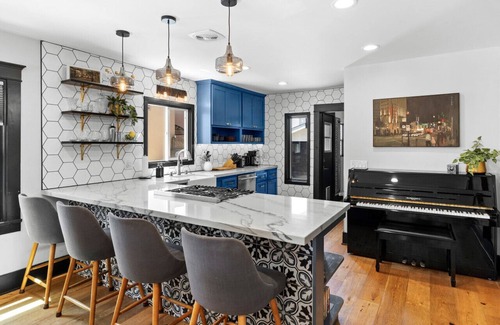 Mid City Maison | Charming 2BR in Heart of LA with Spacious Backyard