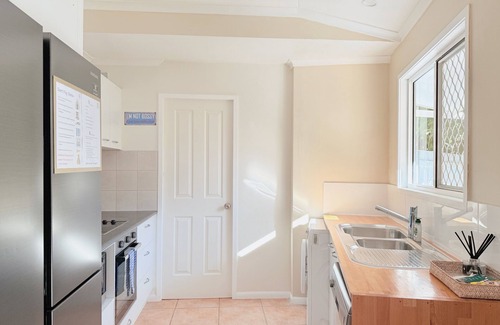 Paddington Maison | Charming 2BR with Yard&Parking