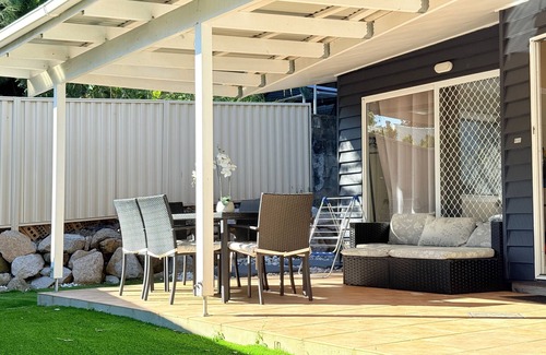 Paddington Maison | Charming 2BR with Yard&Parking