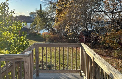 South Eliot Appartement | Charming 2nd floor studio in Eliot’s riverfront area with many amenities.