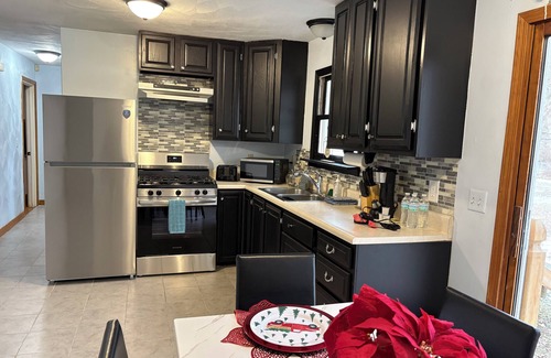 Vestal Maison | Charming 3-bed 1.5 bath country house with WiFi, AC in south Vestal