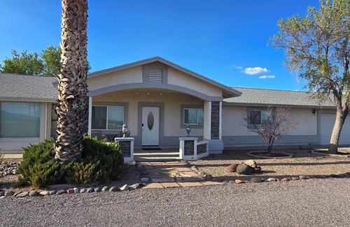 Safford Maison | Charming 3 bed 3 bath home with stunning views of Mt Graham and valley below.