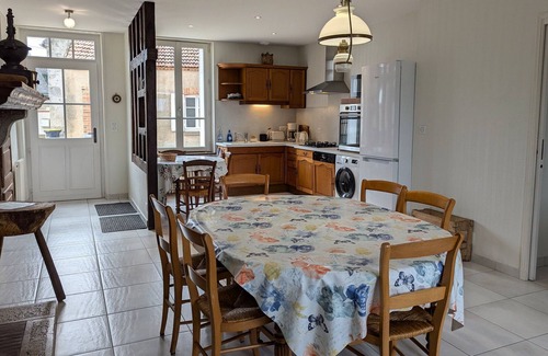 Mareau-aux-Pres Cottage | Gîte Champêtre à Mareau-aux-Prés: Terrasse, Jardin, et Confort pour 6 personnes