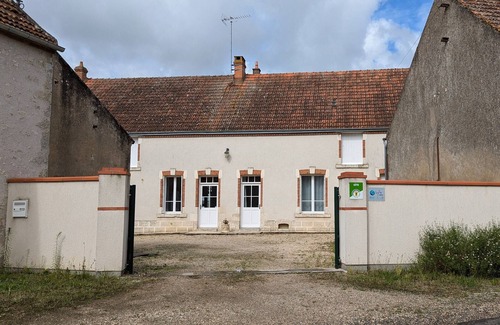 Mareau-aux-Pres Cottage | Gîte Champêtre à Mareau-aux-Prés: Terrasse, Jardin, et Confort pour 6 personnes