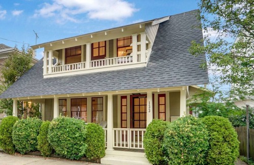 Ocean Grove Maison | Charming 3-bedroom bungalow in Ocean Grove with WiFi and AC