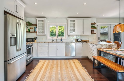 Port Weller Maison | Charming 3-Bedroom Orchard Retreat with Private Pool & Sauna | Sleeps 7