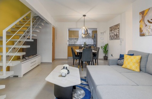 Villa Mella Copropriété | Charming 3-bedroom Penthouse with WiFi and AC in Santo Domingo