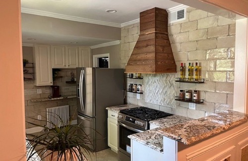 Silver Spring Maison | Charming 3-bedroom house in marvelous Silver Spring - 7.5 miles to White House