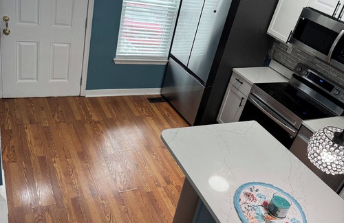 Fairland Maison | Charming 3-bedroom and 2.5 bedroom townhome with WiFi and AC in Silver Spring