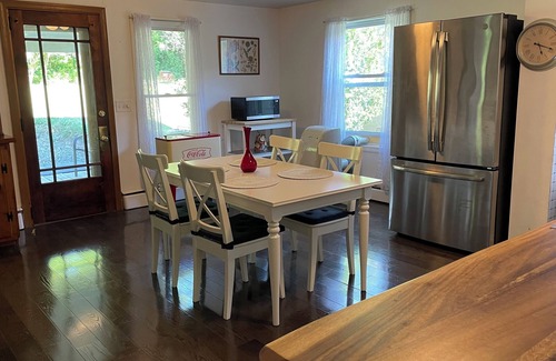 Valois Maison | Charming 3-Bedroom, 1-Bathroom; Farmhouse on Seneca Lake Wine Trail