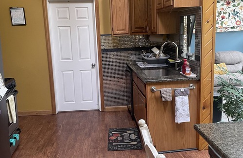 Wildwood Maison | Charming 3 bedroom 1 bath house located 15 min away from Oakmont Country Club.