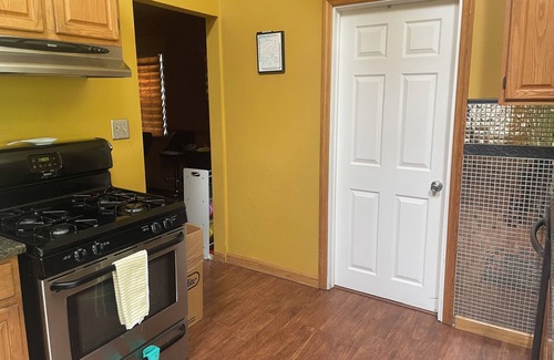 Wildwood Maison | Charming 3 bedroom 1 bath house located 15 min away from Oakmont Country Club.