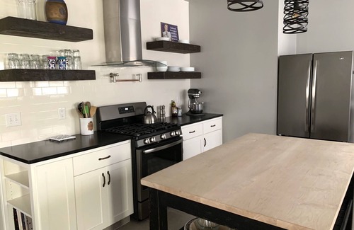 Lodi Maison | Charmante maison de 3 chambres et 2 salles de bain située au coeur du centre-ville de Lodi