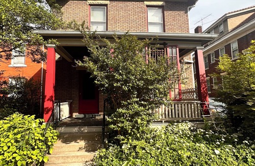 Charleston Maison | Charming 3-bedroom 2-bathroom house 1/2 block from river East End Charleston, WV
