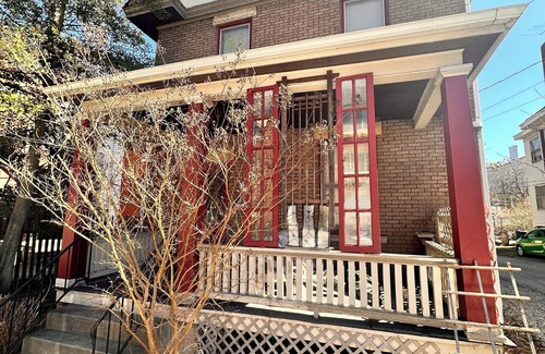 Charleston Maison | Charming 3-bedroom 2-bathroom house 1/2 block from river East End Charleston, WV