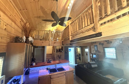 Fort McCoy Cabine | Charming 3 Bedroom, 2 Bath Custom Built Log Cabin in Ocala National Forest.