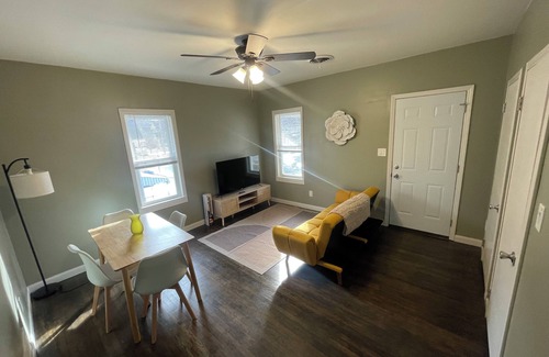 Binghamton Appartement | Charming 3-bedroom apartment in enchanting Binghamton with fenced in back yard