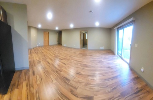 Blue Earth County Appartement | Charming 3-bedroom apartment in lower level of home. Eagle Lake with AC, WiFi