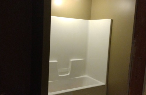 Blue Earth County Appartement | Charming 3-bedroom apartment in lower level of home. Eagle Lake with AC, WiFi