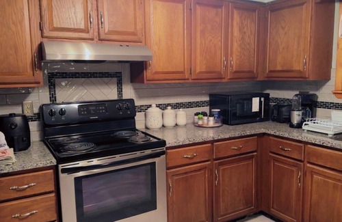 McKownville Appartement | Charming 3-bedroom house with WiFi and AC in serene Albany