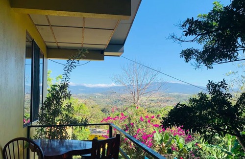 Atenas Lit Et Petit-Déjeuner | Charming 3-bedroom bed & breakfast with fitness room and WiFi in Atenas