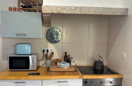 Banzao Chalet De Ski | Charming 3-bedroom chalet with WiFi and AC in beautiful Colares