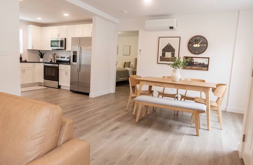 Jaffrey Copropriété | Charming 3-bedroom condo in peaceful Jaffrey with AC