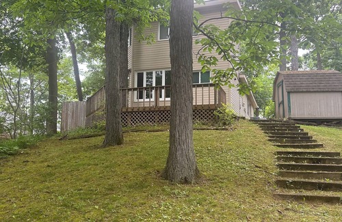 Brooklyn Cottage | Charming 3-bedroom cottage with WiFi and AC in welcoming Brooklyn