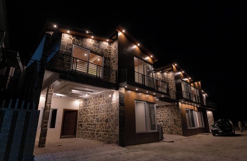 Dhirkot Cottage | Charming 3-bedroom cottage in Masoot with WiFi