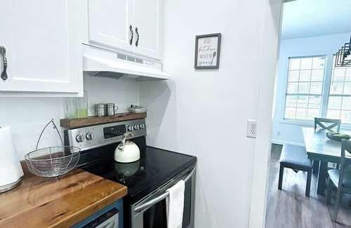 Macon Cottage | Charming 3-bedroom cottage with WiFi and AC in delightful Macon