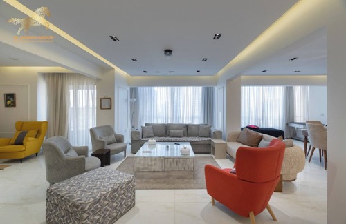 Oula Appartement | Charming 3-bedroom duplex with Nile view ,AC and WiFi in fabulous Giza