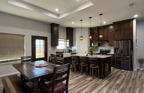 Valley View Autre | Charming 3-bedroom farmhouse with WiFi, AC in scenic Valley View