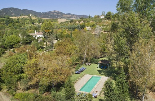 Ronda Maison | Charmante ferme de 3 chambres avec piscine dans une vallée verdoyante avec vue sur Ronda