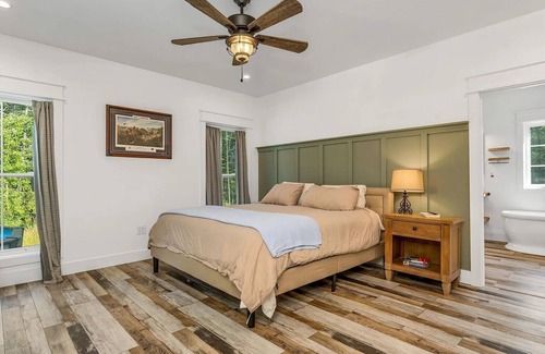 Lebanon Autre | Charming 3-bedroom Farmhouse in the Seacoast