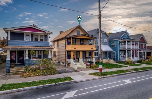 Detroit - Shoreway Maison | Charming 3-bedroom For Big Families in fabulous Cleveland with AC, WiFi