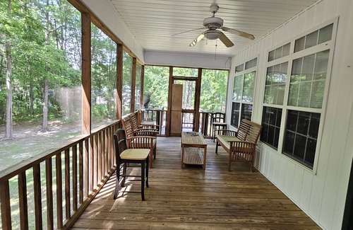 Eutawville Maison | Charming 3-bedroom house with AC, WiFi in fantastic Eutawville