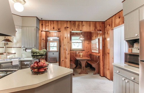 Loyalton Maison | Charming 3-bedroom house with WiFi, AC in serene Harrisburg