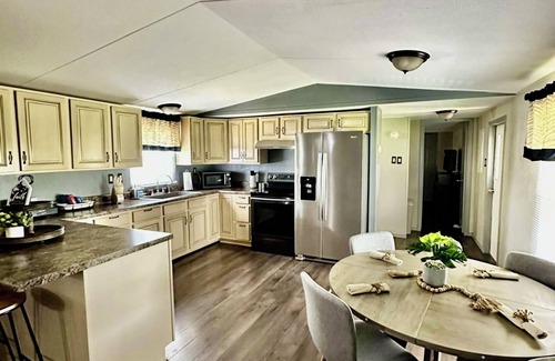 Omega Maison | Charming 3-bedroom home with a cozy feeling and all the amenities in kingfisher