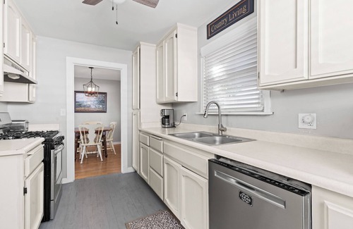 Yuba City Maison | Charming 3-bedroom house in Marysville with WiFi and AC