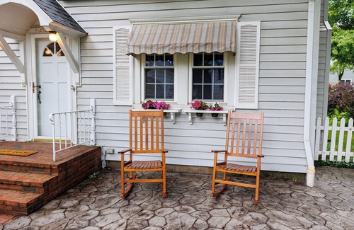 Middlebury Maison | Charming 3-bedroom house located on Main Street in Downtown Middlebury