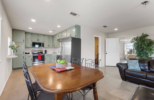 Springtown Maison | Charming 3-bedroom house with optional Horse Stalls and Pasture