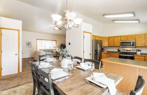 Twin Falls Maison | Charming 3-bedroom house in Twin Falls with King beds, BBQ grill