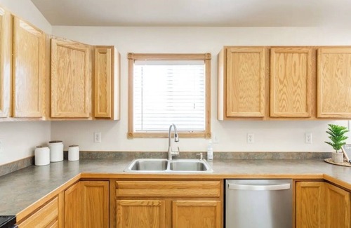 Twin Falls Maison | Charming 3-bedroom house in Twin Falls with King beds, BBQ grill