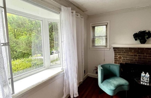 Coral Hills Maison | Charming 3-bedroom house by Capitol Hill DC